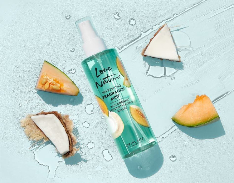 اسپری بدن معطر و طراوت بخش حاوی خربزه و آب نارگیل ارگانیک لاو نیچر اوریفلیم