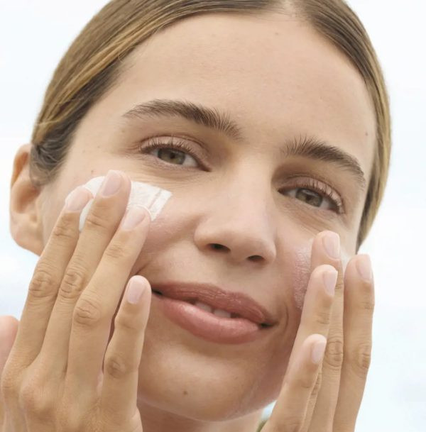 کرم ضد آفتاب چند منظوره دیلی گلو Spf50 اپتی اوریفلیم (45292)